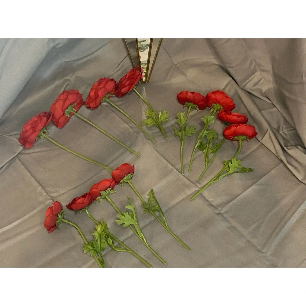Mirrored Metal Wall Flower Hanger With A Dozen Faux Red Roses